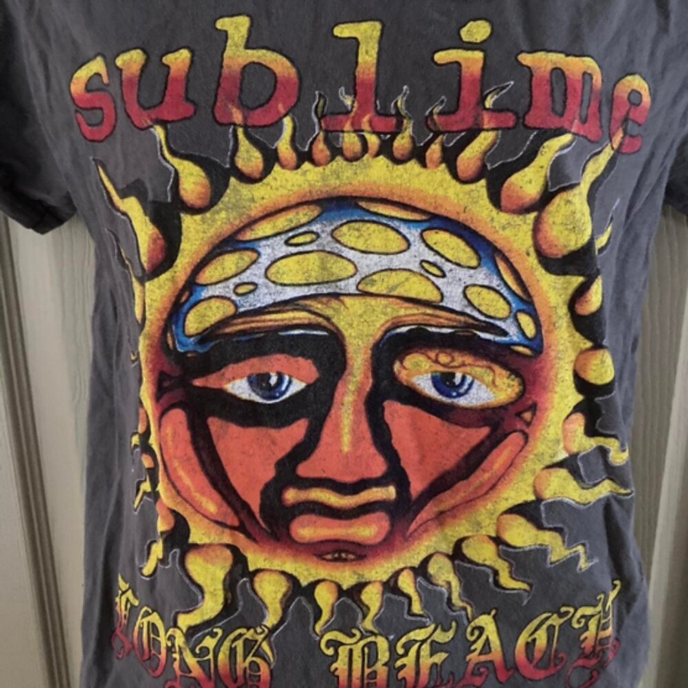 EUC Dark Gray Sublime Tshirt- Sun Logo poster design with Long Beach lettering - Picture 2 of 4